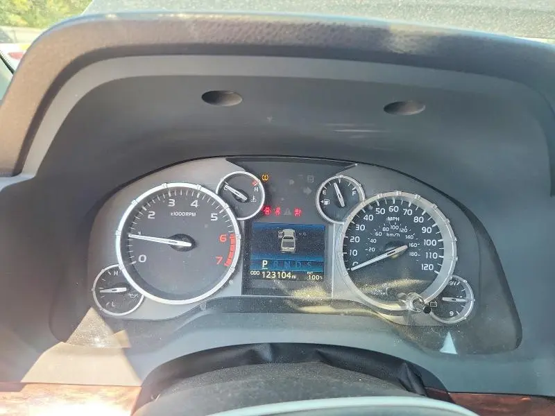 2017 TOYOTA TUNDRA CREWMAX LIMITED  