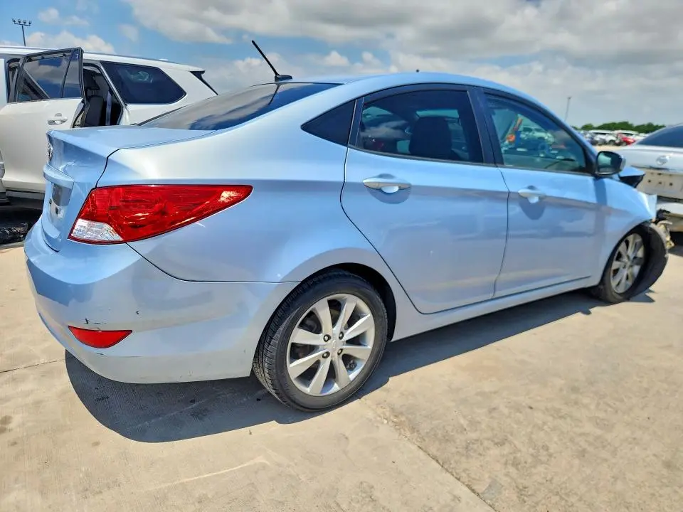 2012 HYUNDAI ACCENT GLS  