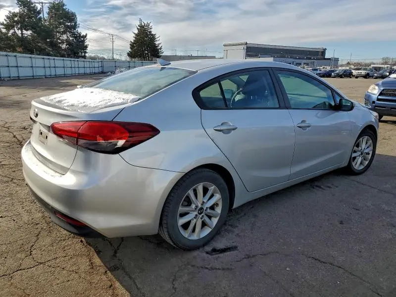 2017 KIA FORTE LX  