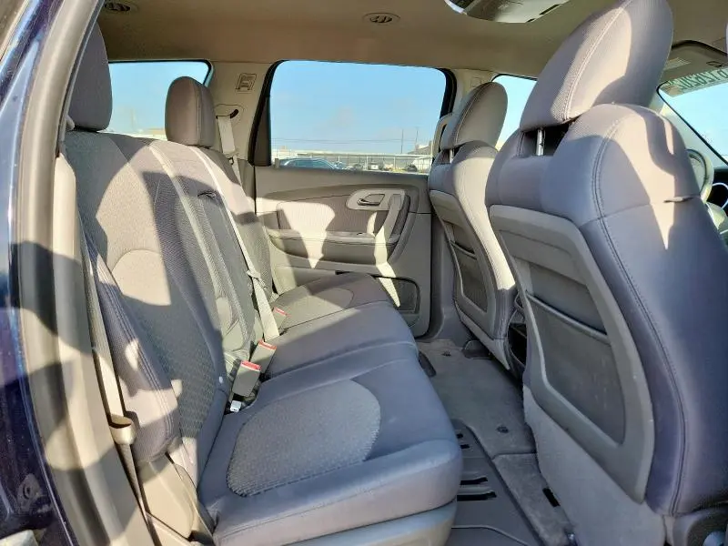 2012 CHEVROLET TRAVERSE LS  