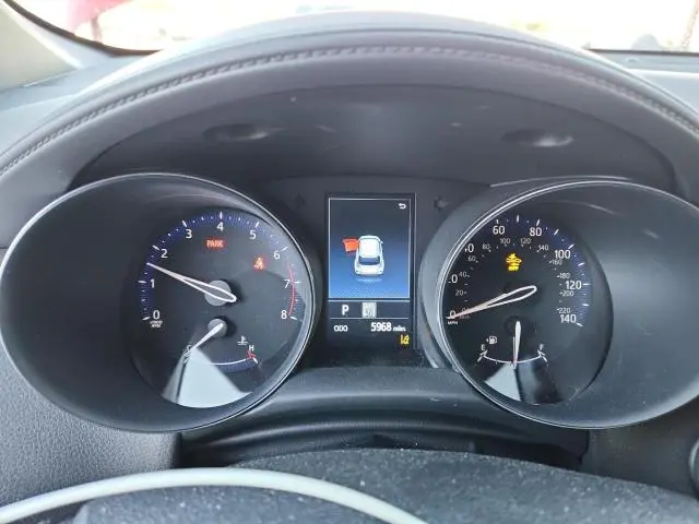 2021 TOYOTA C-HR XLE  