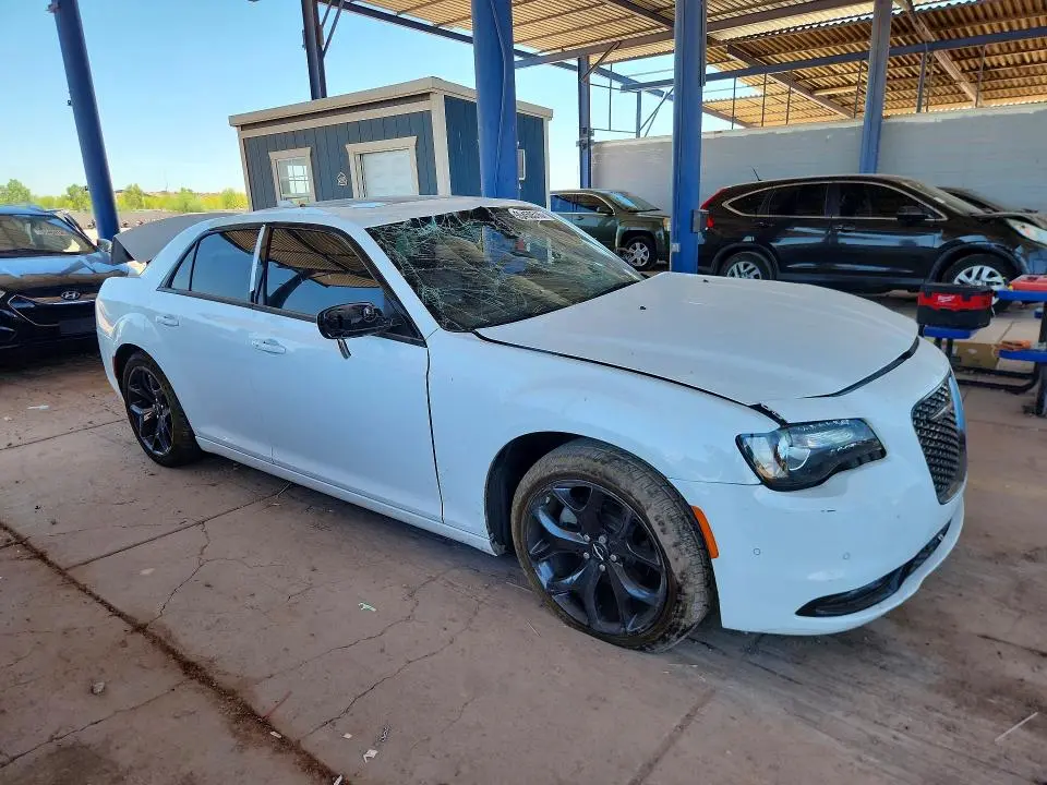 2023 CHRYSLER 300 S  