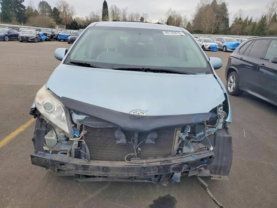 2015 TOYOTA SIENNA LE 7-PASSENGER  
