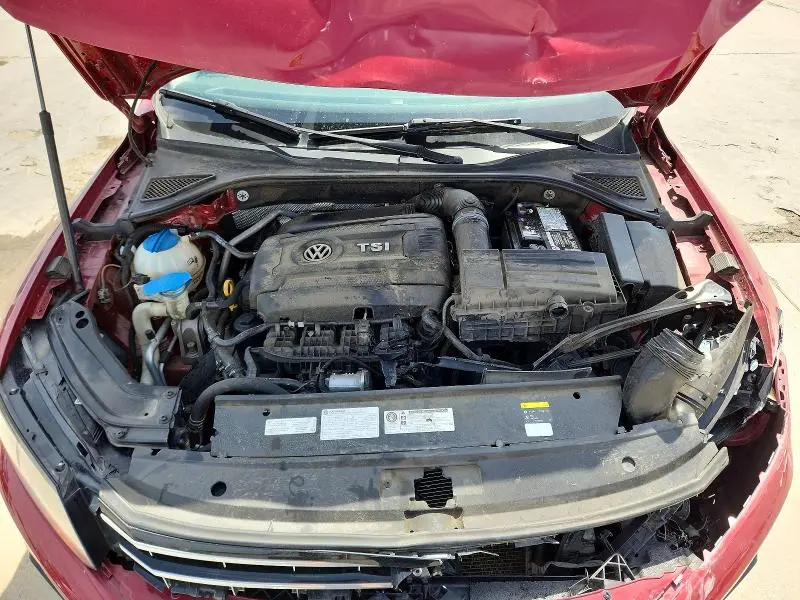 2017 VOLKSWAGEN PASSAT SE  