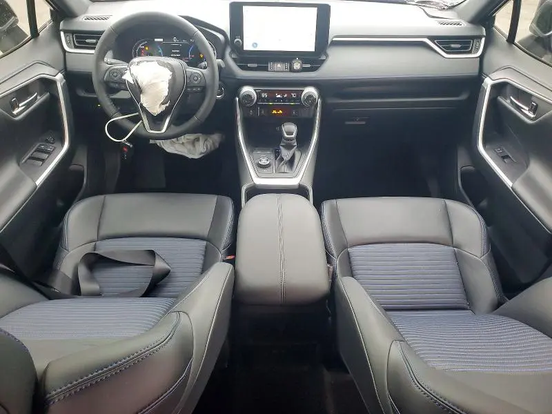 2025 TOYOTA RAV4 XSE  