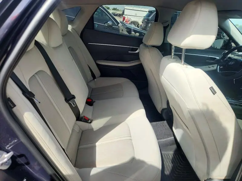 2023 HYUNDAI SONATA SE  