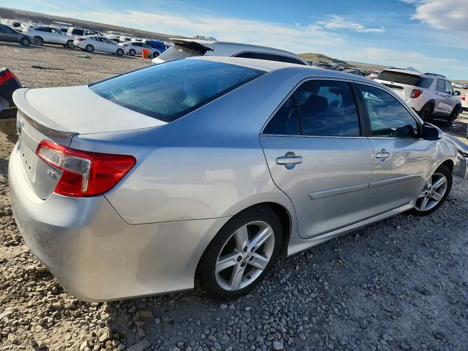 2012 TOYOTA CAMRY SE  