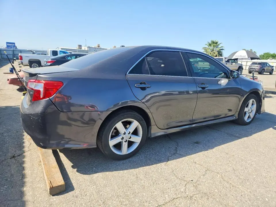 2012 TOYOTA CAMRY SE  