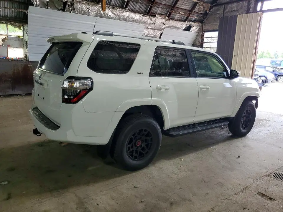 2024 TOYOTA 4RUNNER SR5 PREMIUM  