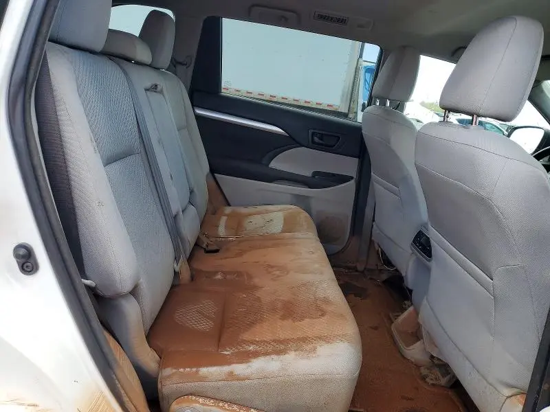 2014 TOYOTA HIGHLANDER LE  