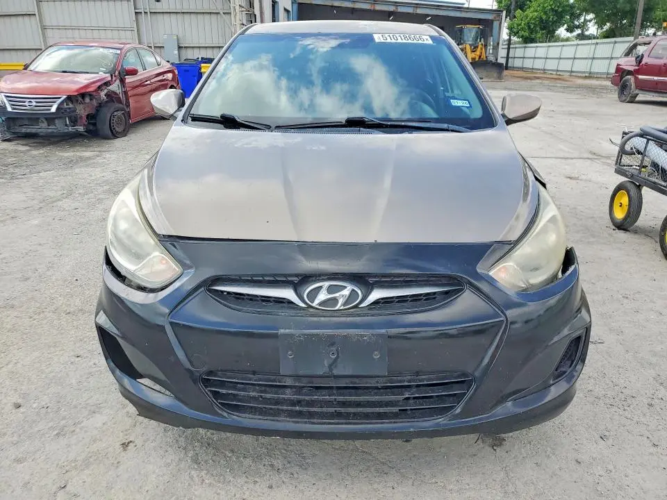 2013 HYUNDAI ACCENT GS  
