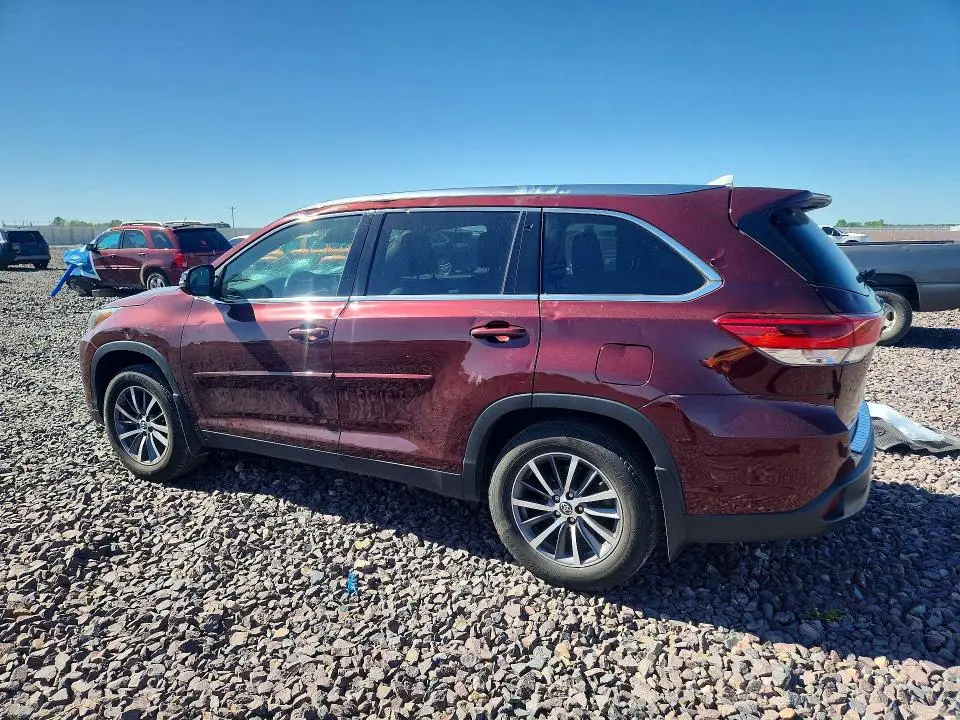 2019 TOYOTA HIGHLANDER XLE  