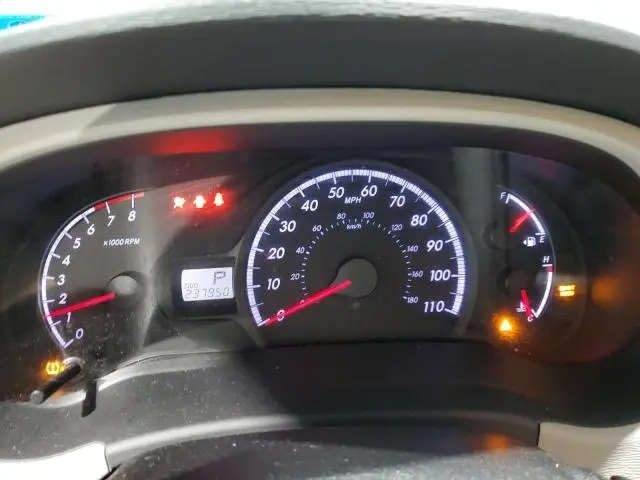 2013 TOYOTA SIENNA LE  