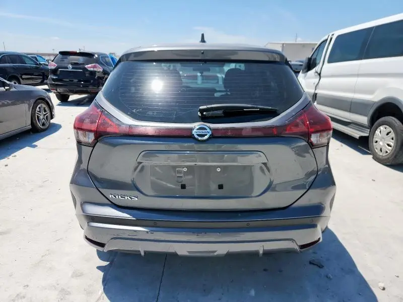 2021 NISSAN KICKS S  