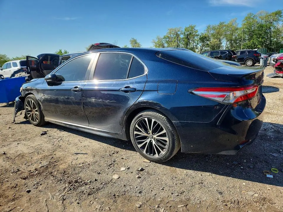 2018 TOYOTA CAMRY SE  
