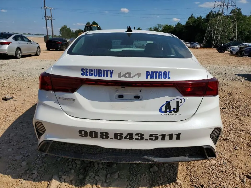 2024 KIA FORTE LXS  