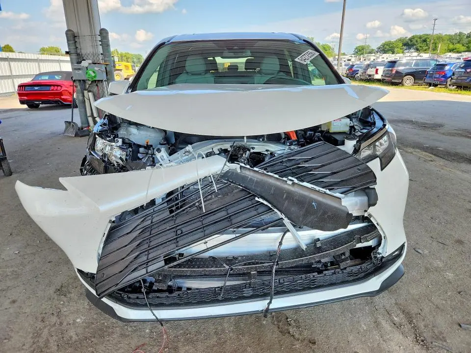 2026 TOYOTA SIENNA XLE 7-PASSENGER  