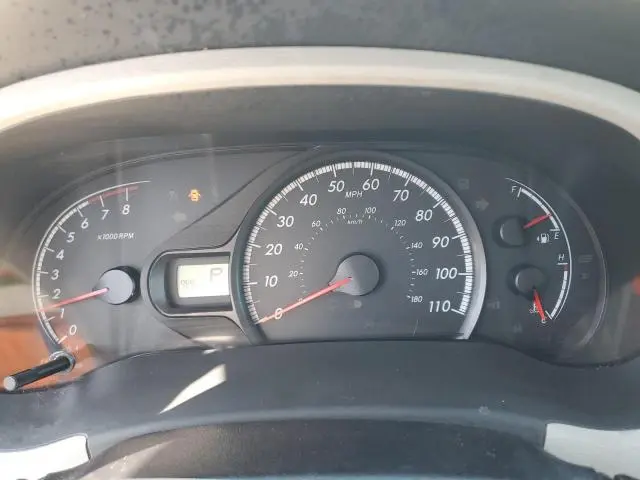 2012 TOYOTA SIENNA LE  
