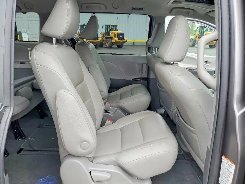 2019 TOYOTA SIENNA XLE 7-PASSENGER  