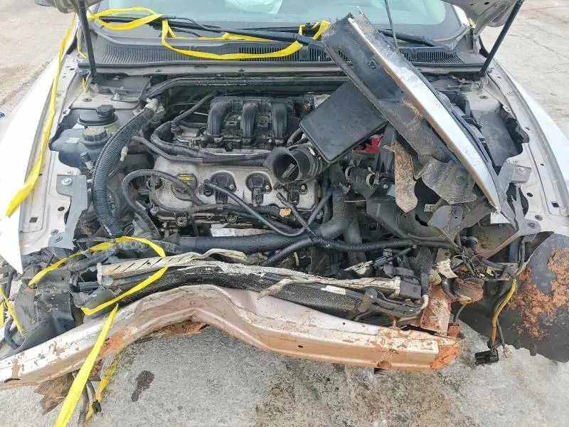 2011 FORD TAURUS SEL  