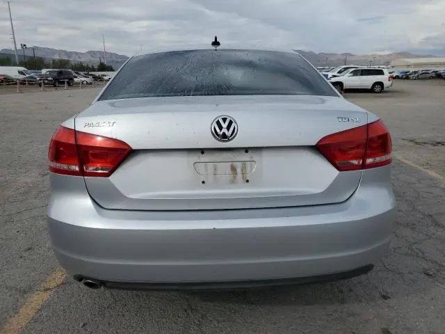 2013 VOLKSWAGEN PASSAT SE  