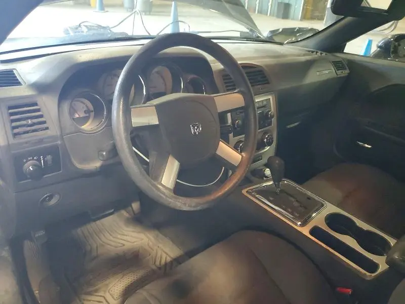 2010 DODGE CHALLENGER SE  
