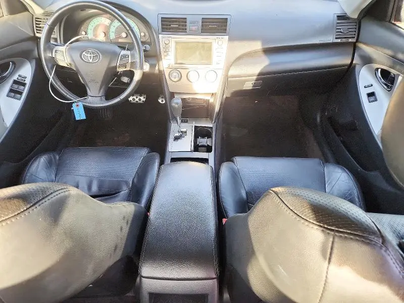 2011 TOYOTA CAMRY SE V6  