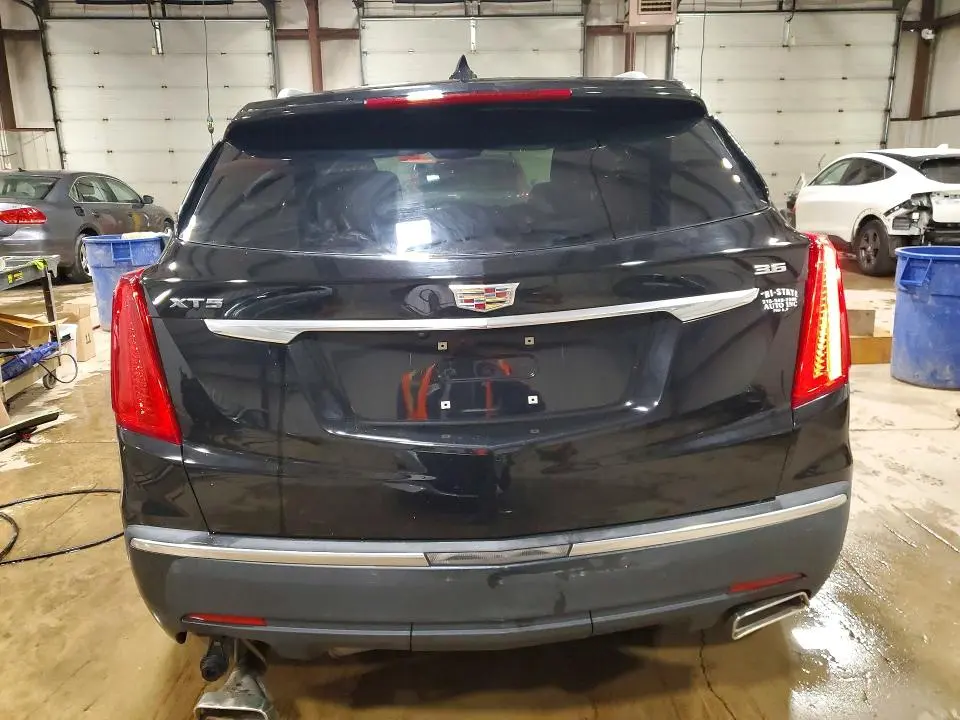 2017 CADILLAC XT5   