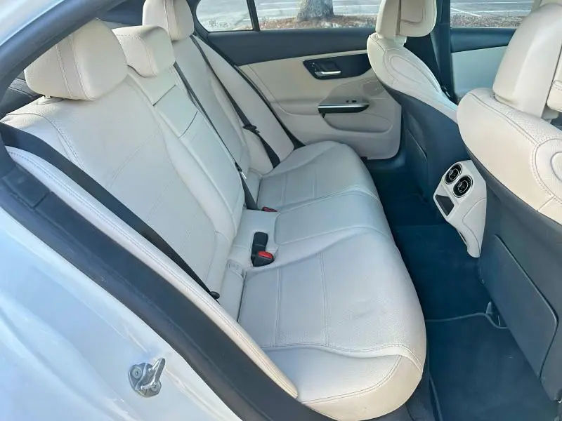 2023 MERCEDES-BENZ C 300  