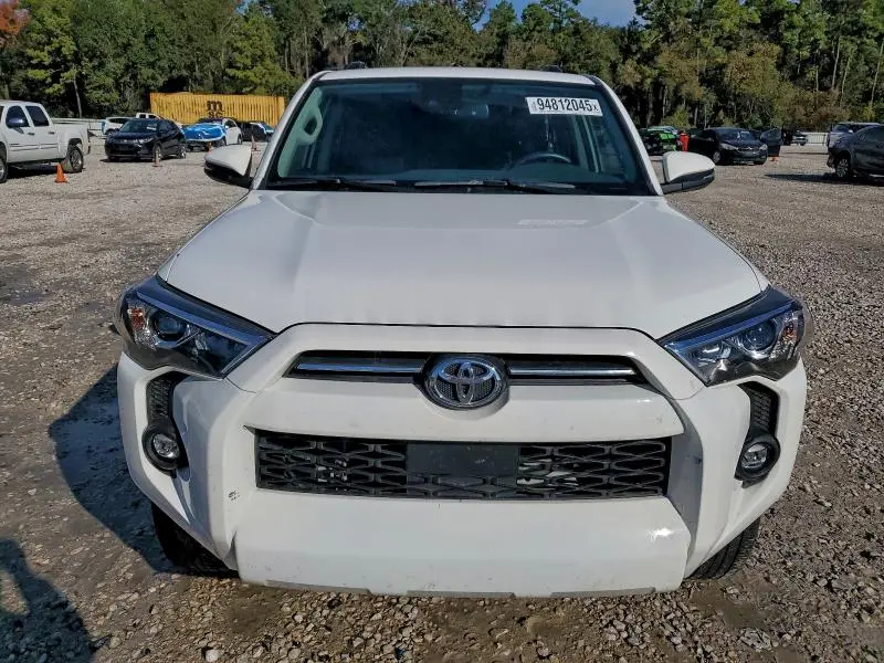 2024 TOYOTA 4RUNNER SR5/SR5 PREMIUM  