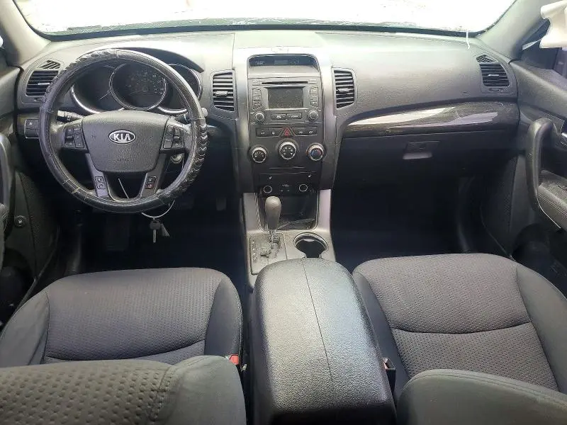 2013 KIA SORENTO LX  