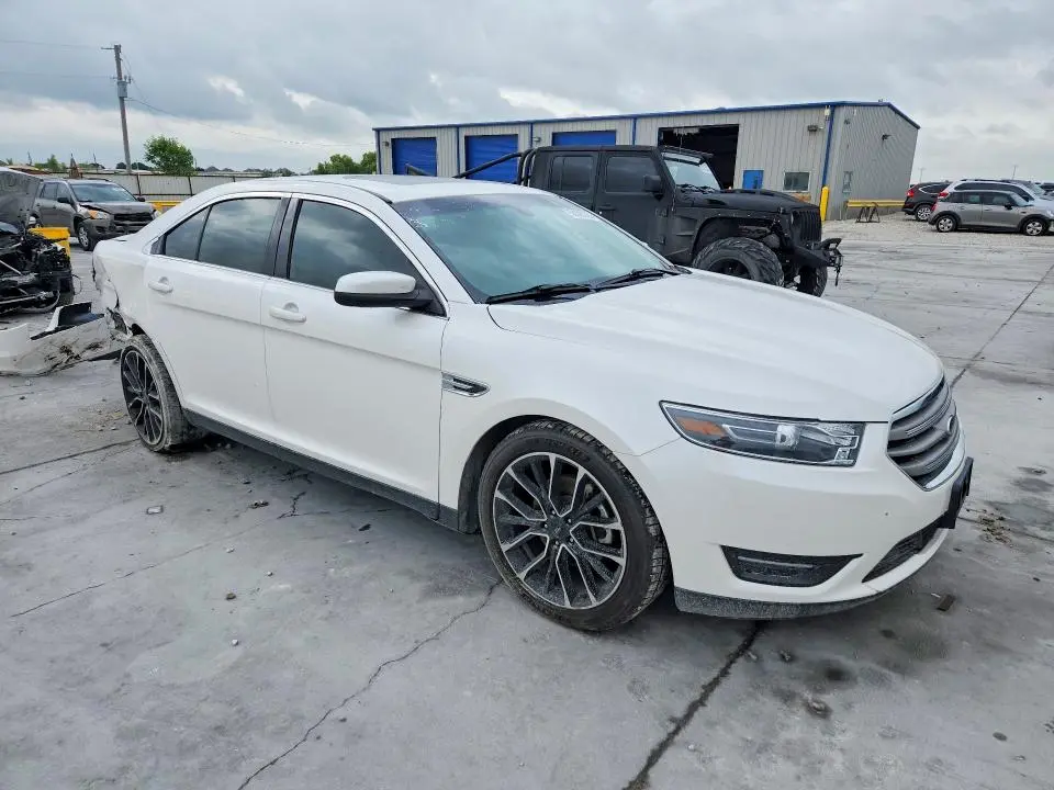 2017 FORD TAURUS SEL  