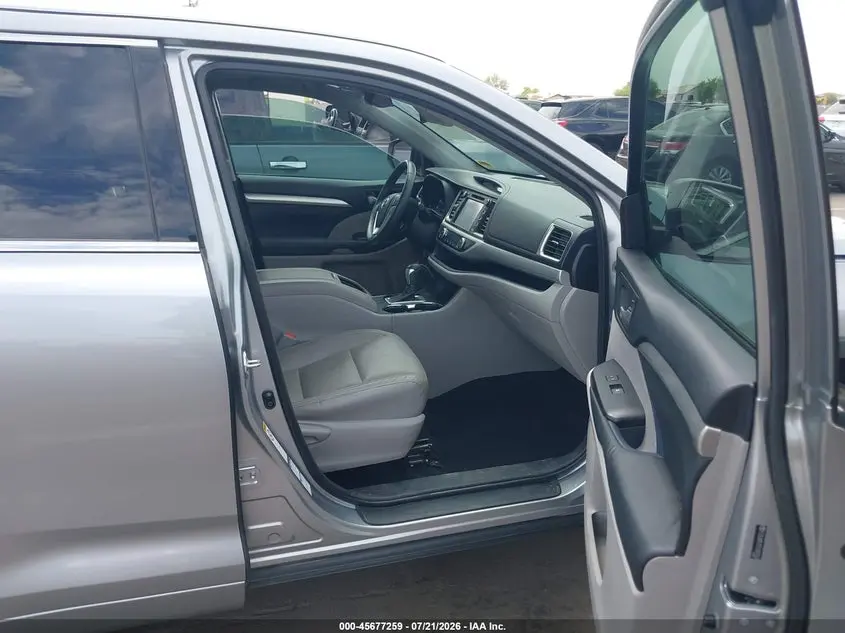 2014 TOYOTA HIGHLANDER XLE V6