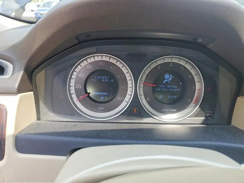 2013 VOLVO XC70 3.2  