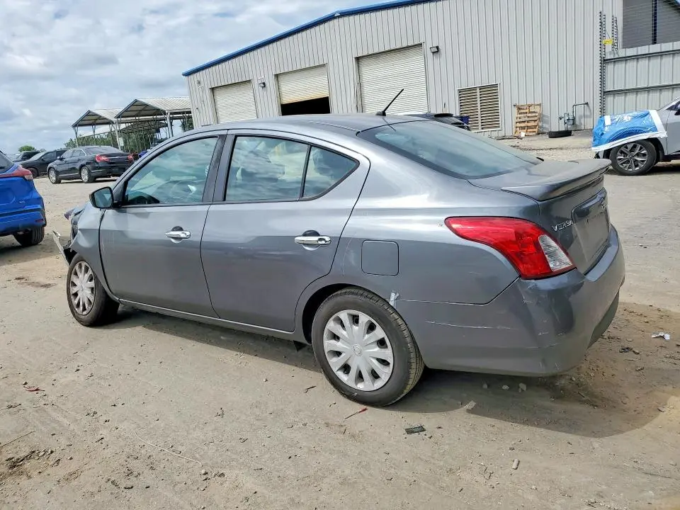 2018 NISSAN VERSA SV  