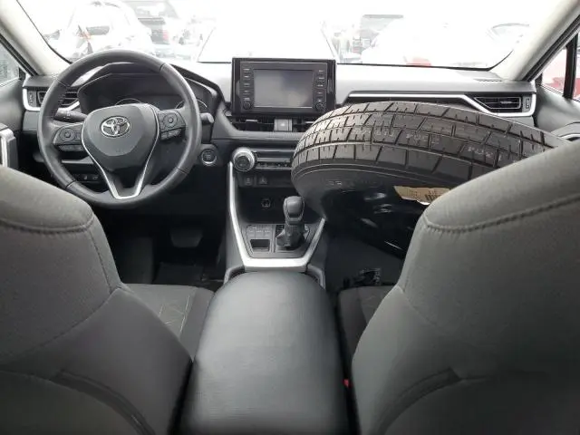 2022 TOYOTA RAV4 XLE  