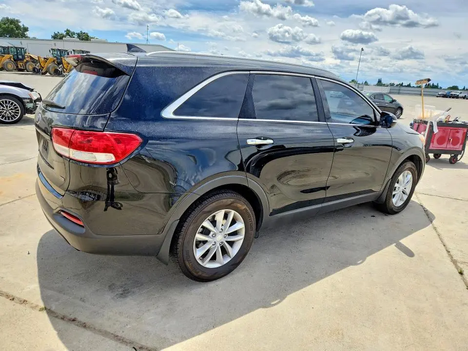 2018 KIA SORENTO LX  