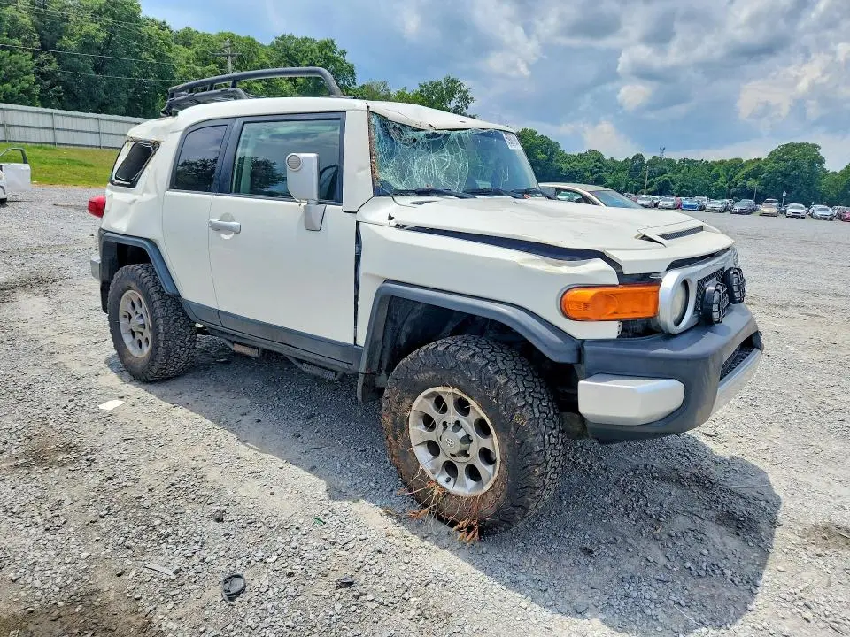 2011 TOYOTA FJ CRUISER BASE  