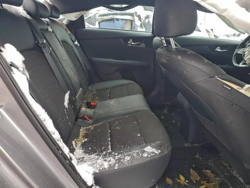 2024 KIA FORTE GT LINE  