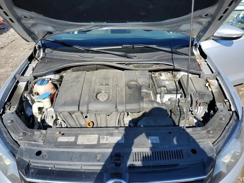 2012 VOLKSWAGEN PASSAT S  
