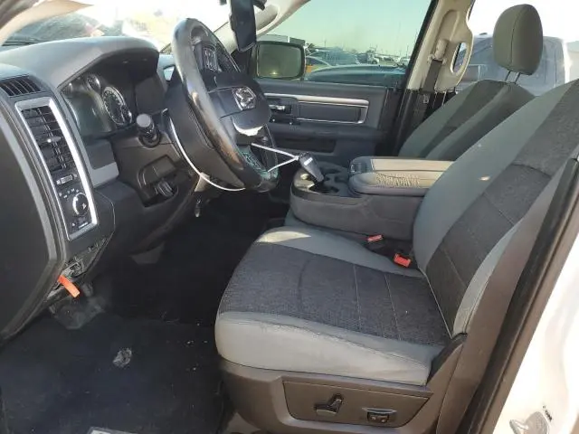 2016 RAM 1500 SLT  
