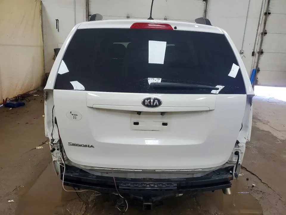 2014 KIA SEDONA LX  
