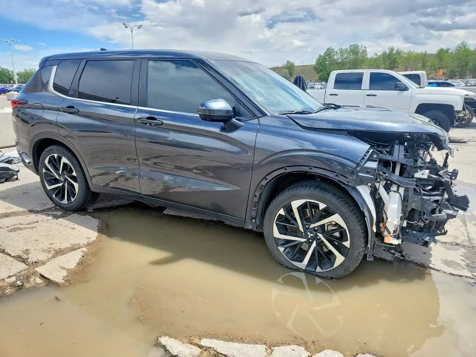 2024 MITSUBISHI OUTLANDER SE  