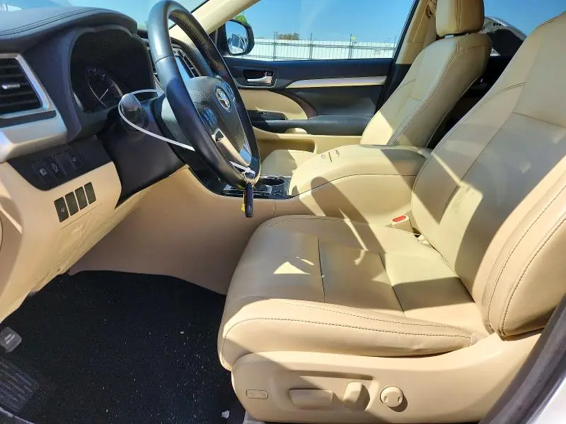 2017 TOYOTA HIGHLANDER XLE  