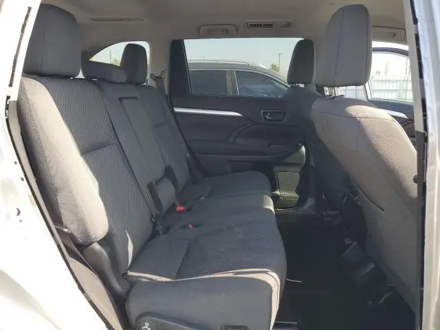 2019 TOYOTA HIGHLANDER LE  