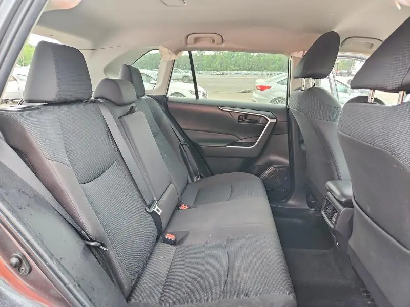 2022 TOYOTA RAV4 LE  