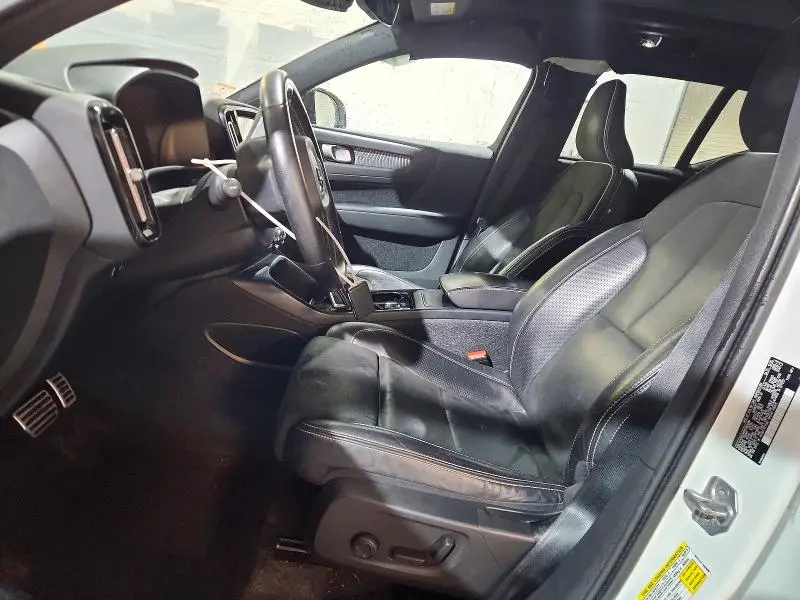 2021 VOLVO XC40 T5 R-DESIGN  