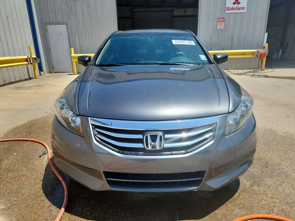 2011 HONDA ACCORD LXP  