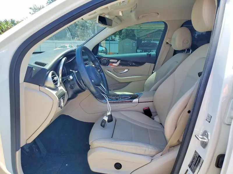 2020 MERCEDES-BENZ GLC 300  