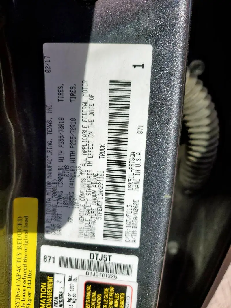 2017 TOYOTA TUNDRA CREWMAX SR5  